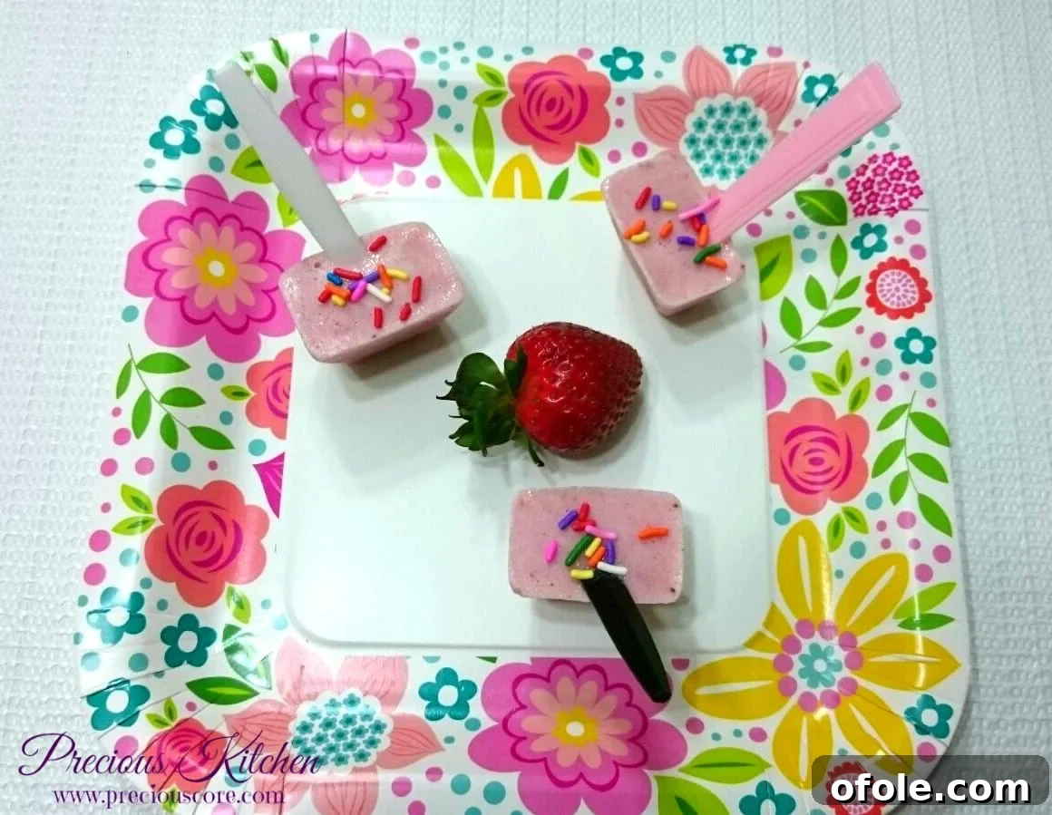 Fresh strawberries and yogurt, key ingredients for the healthy popsicles