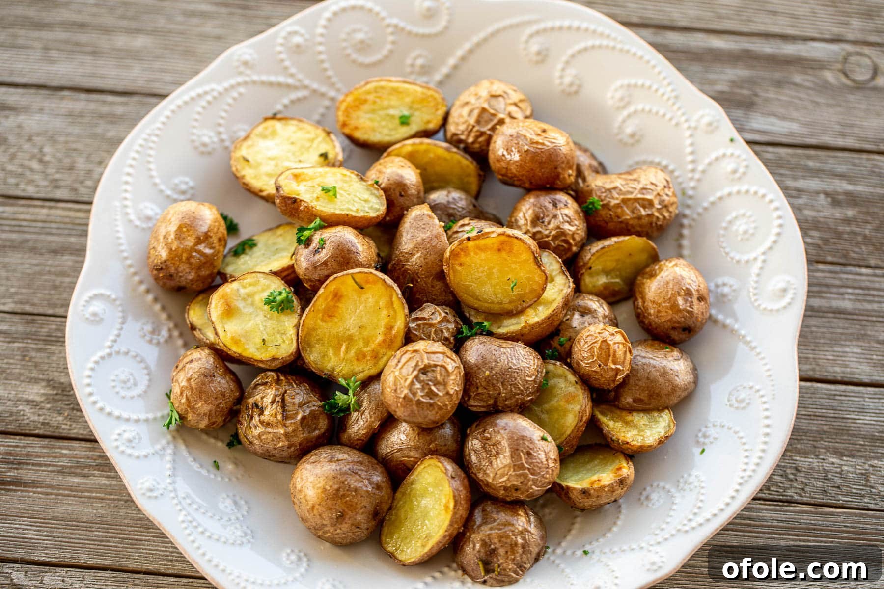 Golden Crispy Baby Potatoes 4 landscape picture of oven roasted baby potatoes