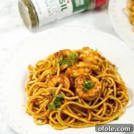 Blackened shrimp pasta - a flavorful pasta dinner made in 30 minutes. So easy, so delicious.