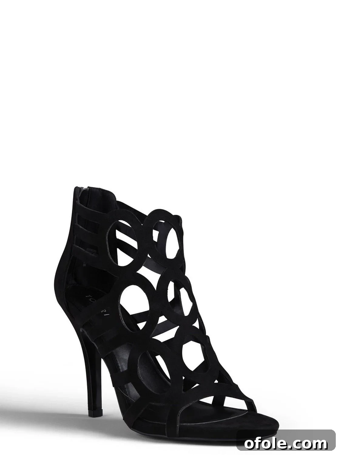6 Summer Dreams I'm Making Happen 4 Elegant strappy heels